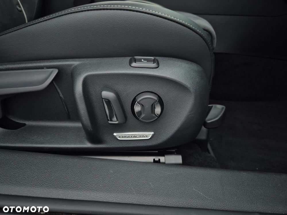 Volkswagen Passat - 13