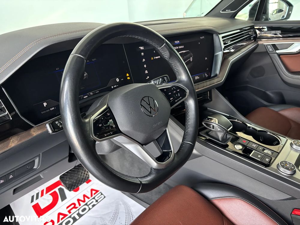 Volkswagen Touareg - 12