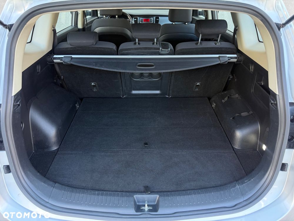 Kia Carens - 15