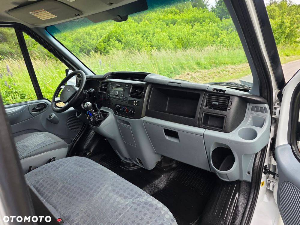 Ford Transit 2.2 TDCI 6 osobowy - 18
