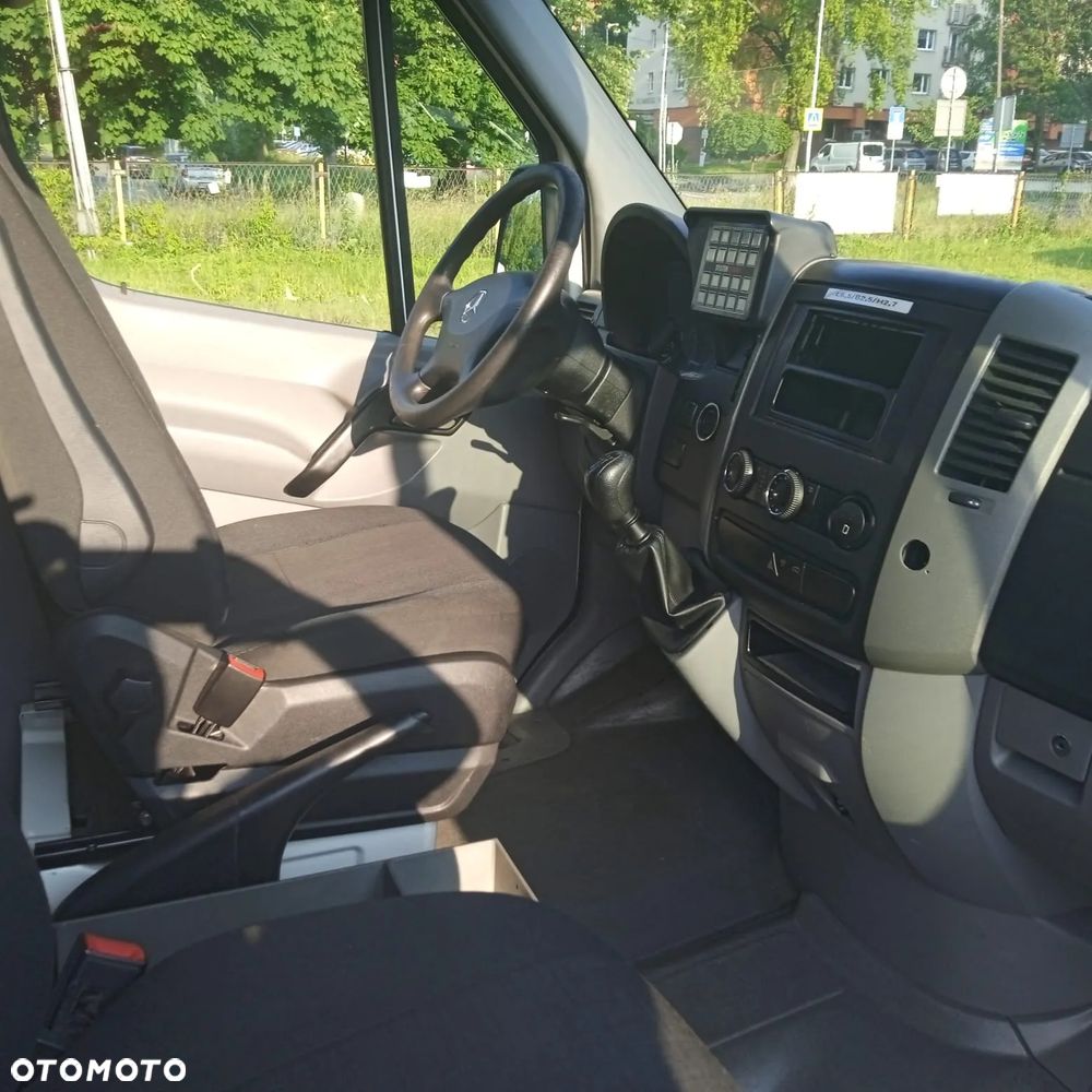 Mercedes-Benz Sprinter - 5