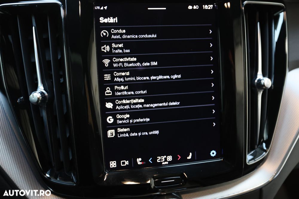 Volvo XC 60 B4 MHEV AWD R-Design - 26