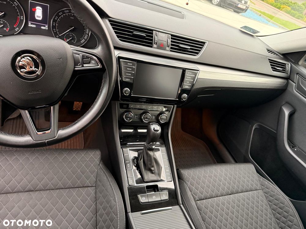 Skoda Superb 2.0 TDI 4x4 Style DSG - 4