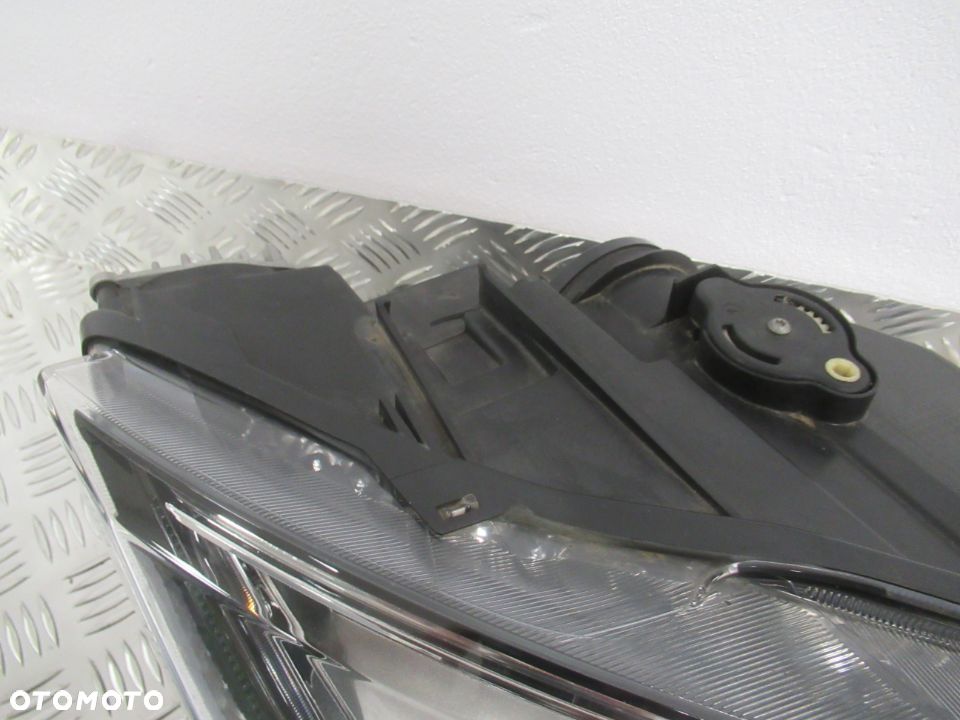 LAMPA PRZEDNIA PRZÓD PRAWA SEAT ATECA FULL 2016- - 7