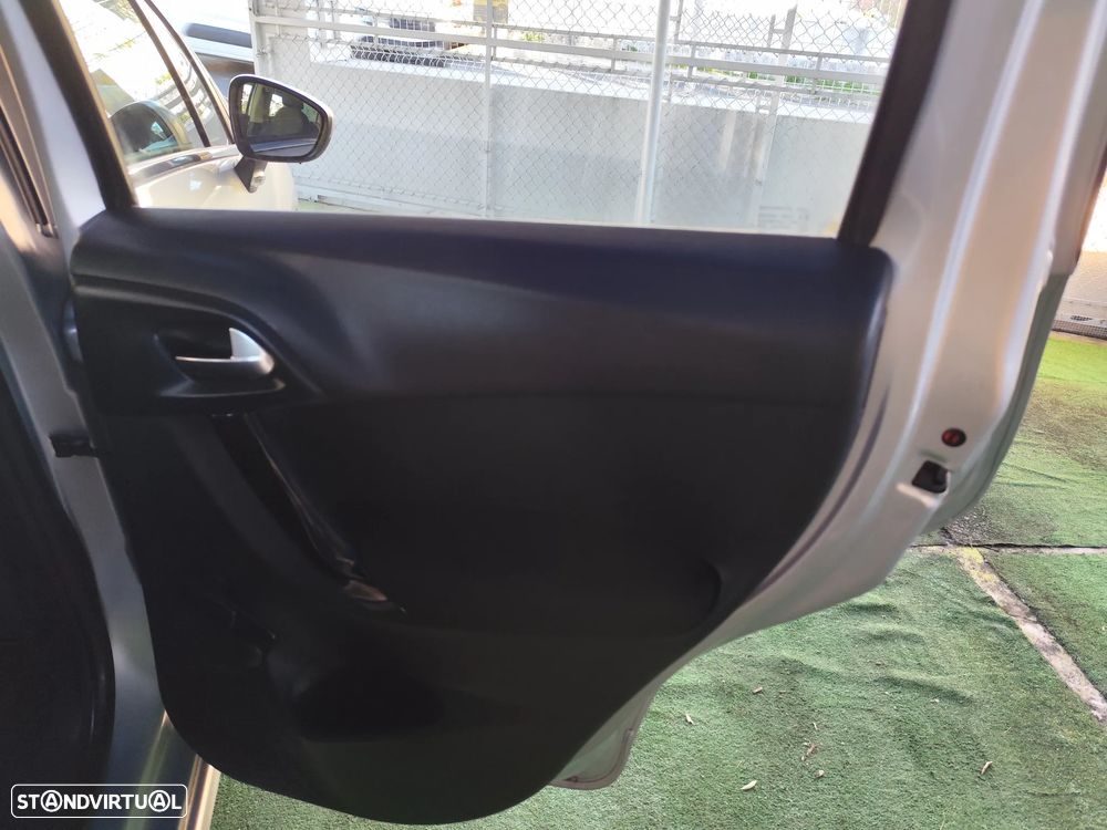 Citroën C3 1.2 PureTech Collection - 37