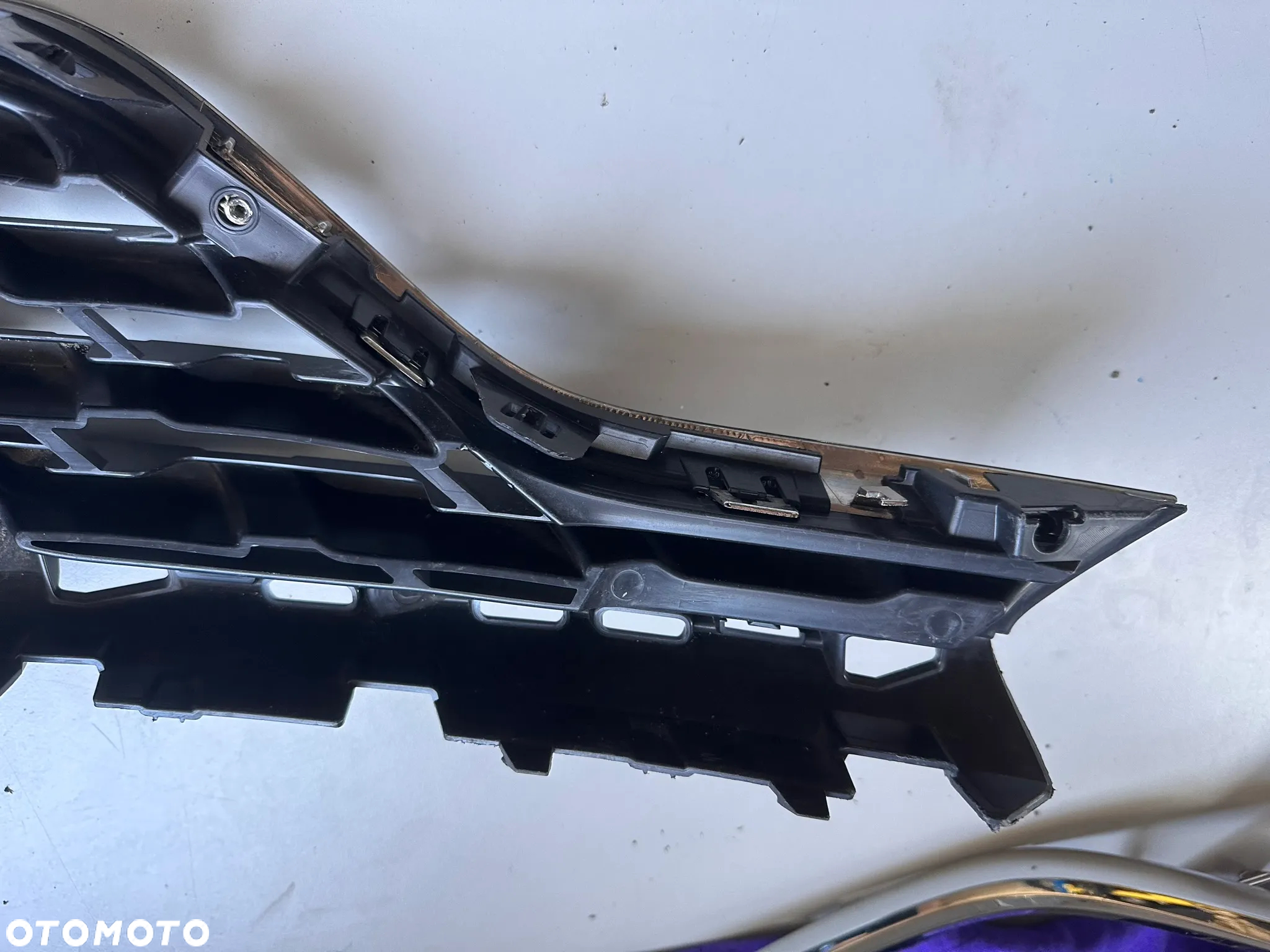Grill Atrapa Renault Captur I Lift - 9