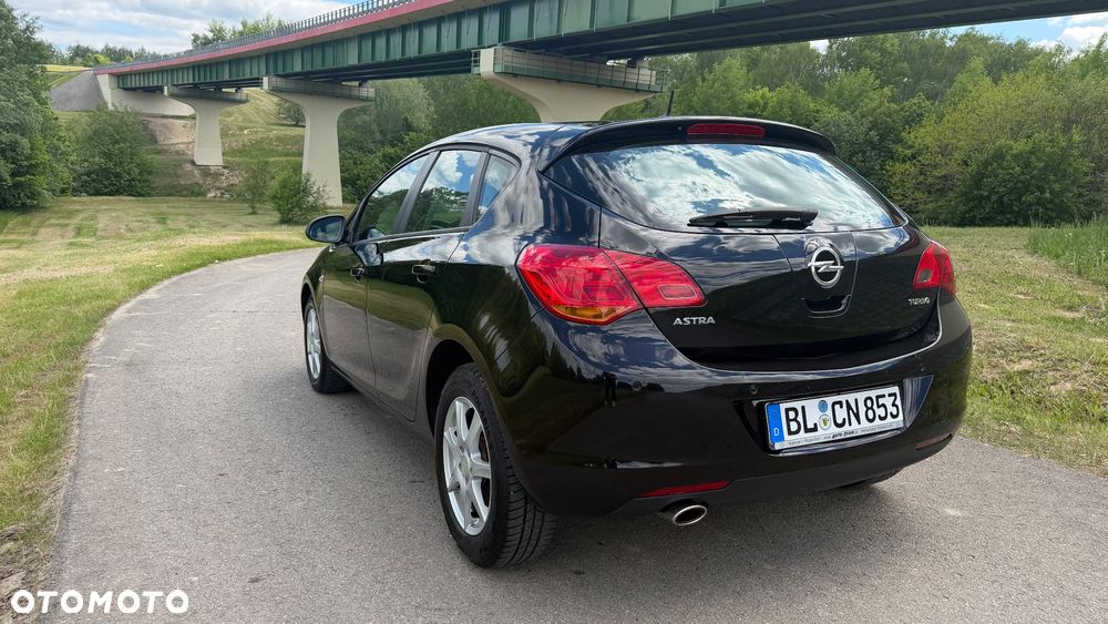 Opel Astra 1.4 Turbo - 31