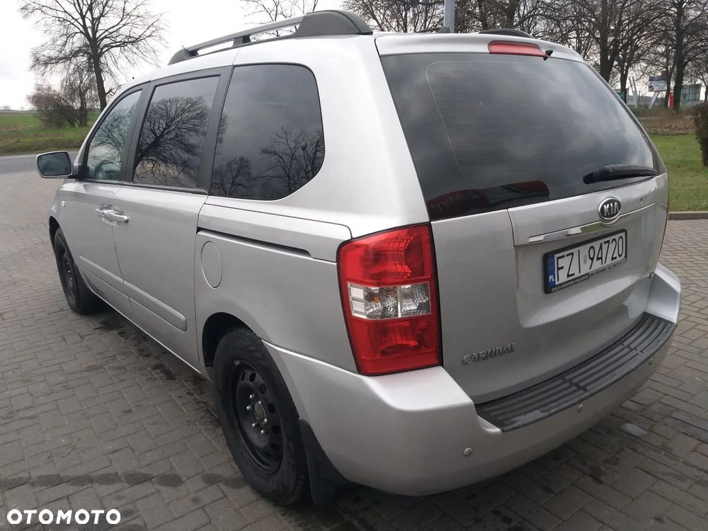 Kia Carnival 2.9 CRDi EX - 13