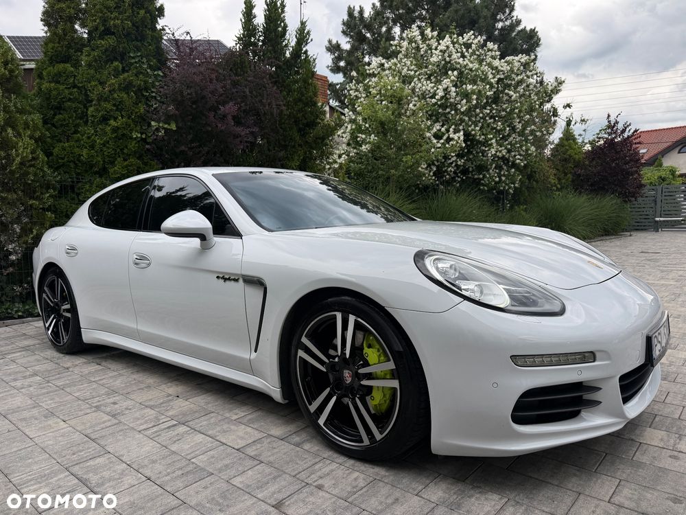 Porsche Panamera - 32