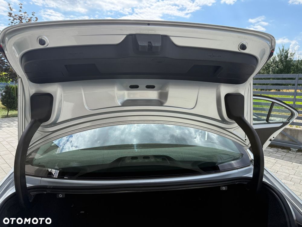 Volkswagen Jetta - 16