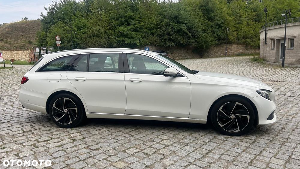 Mercedes-Benz Klasa E 220 d Business Edition 9G-TRONIC - 3