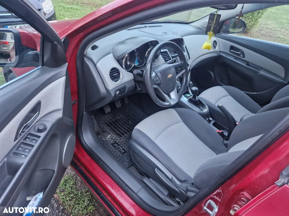 Chevrolet Cruze - 8