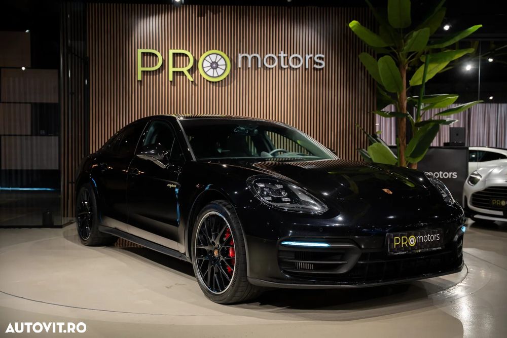 Porsche Panamera - 1