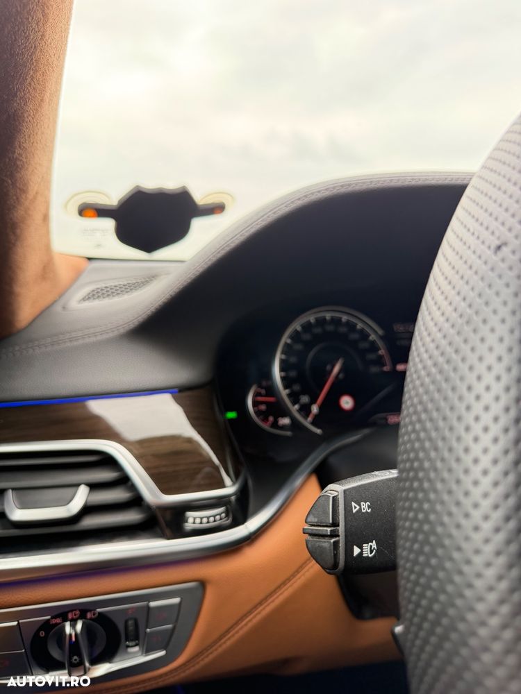 BMW Seria 7 - 21