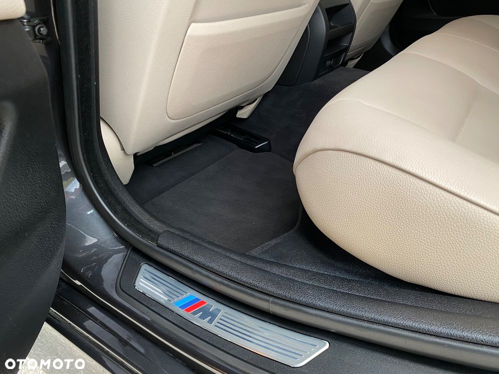 BMW Seria 5 520d Sport-Aut - 28