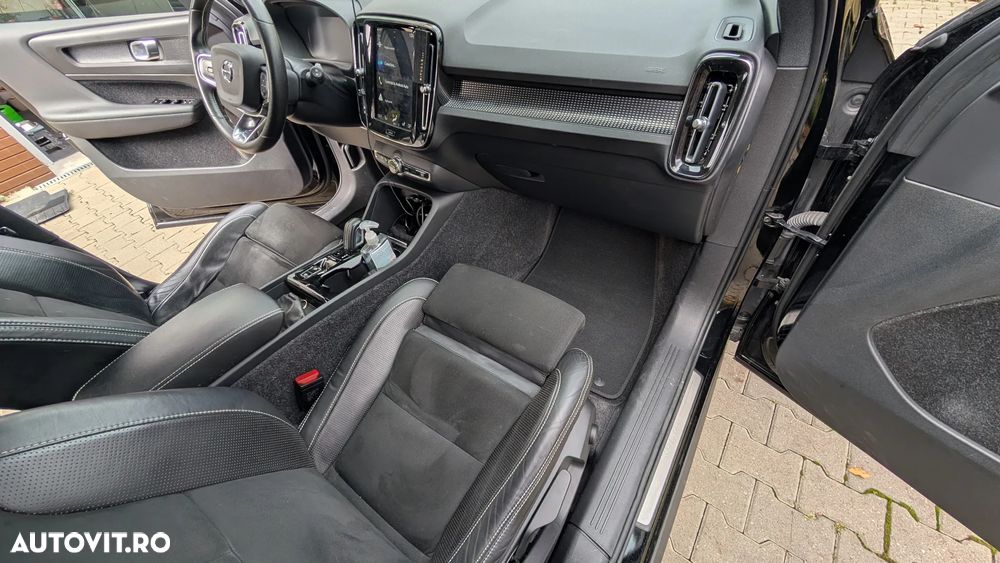 Volvo XC 40 Recharge T5 Twin Engine AT7 R-Design - 17