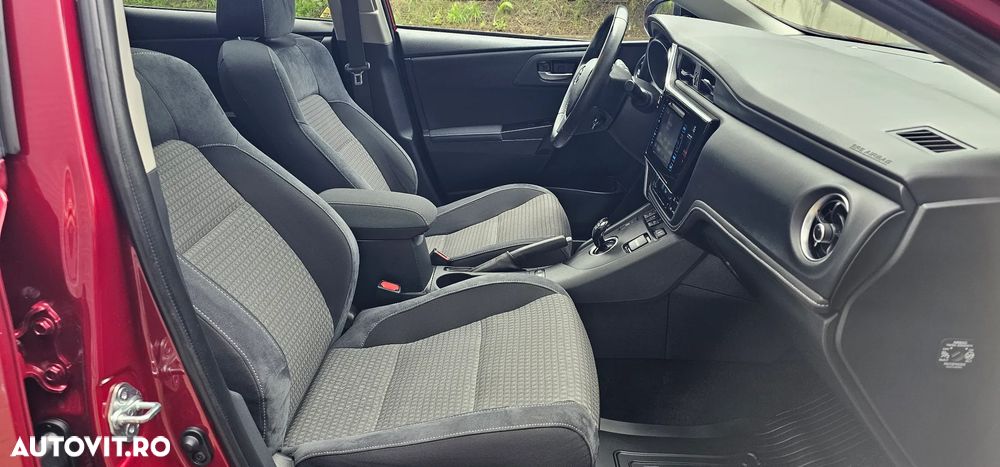 Toyota Auris - 15