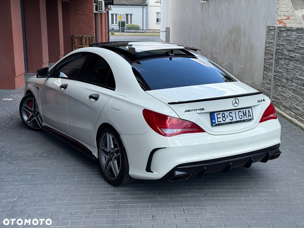 Mercedes-Benz CLA 45 AMG 4-Matic - 8