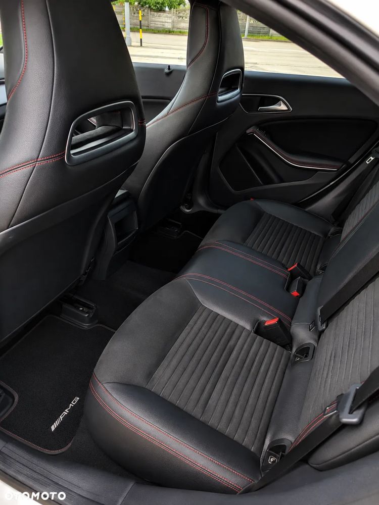 Mercedes-Benz CLA 200 7G-DCT AMG Line - 12