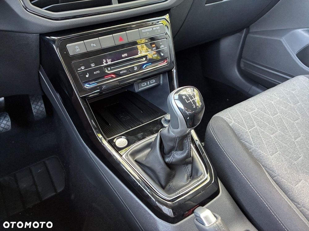 Volkswagen T-Cross - 25