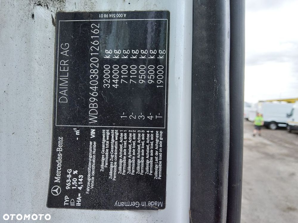 Mercedes-Benz AROCS 3240 - 13