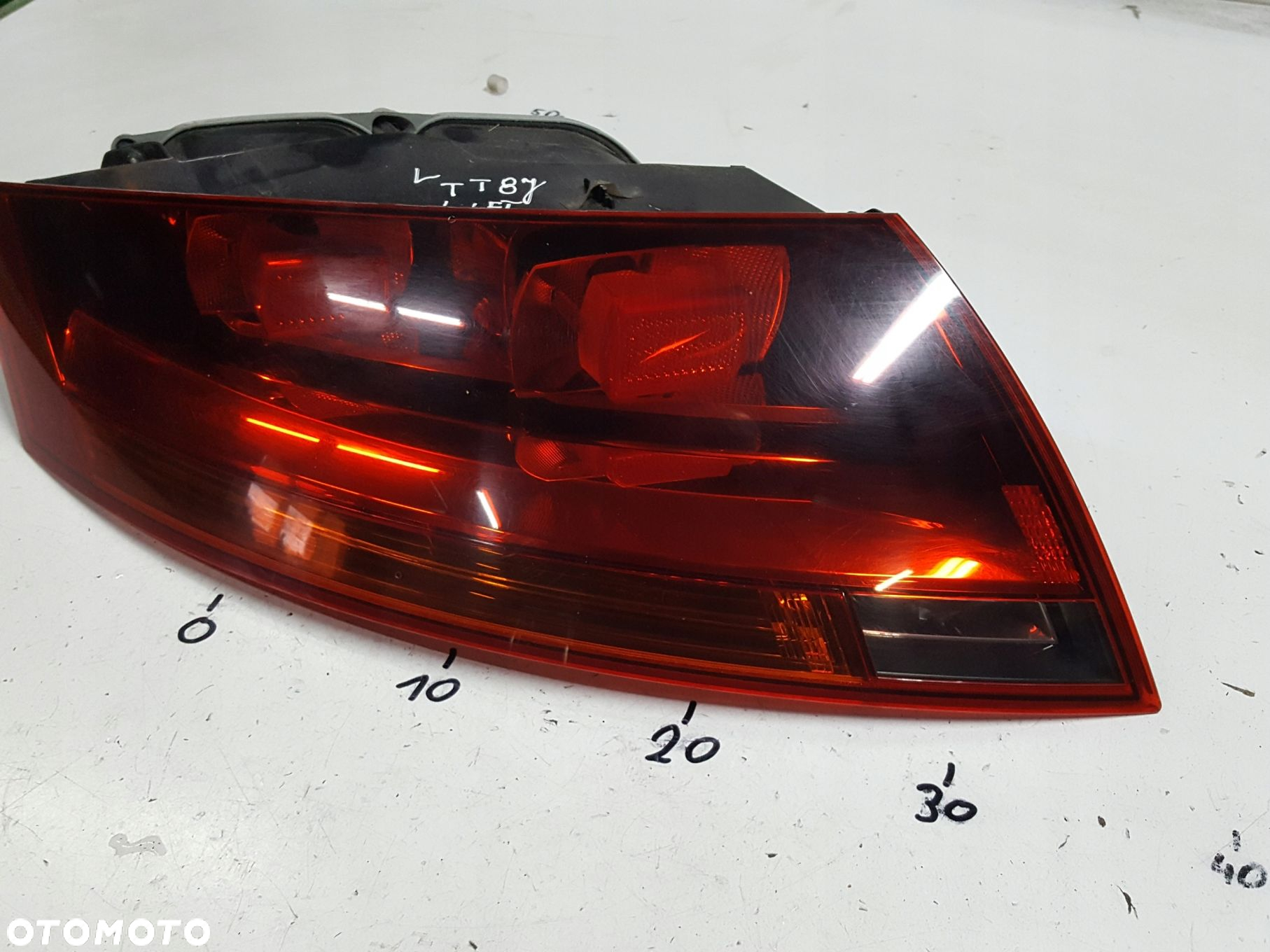 AUDI TT 8J LIFT 10-14r LAMPA LEWA TYŁ TYLNA 8J0945095C - 2