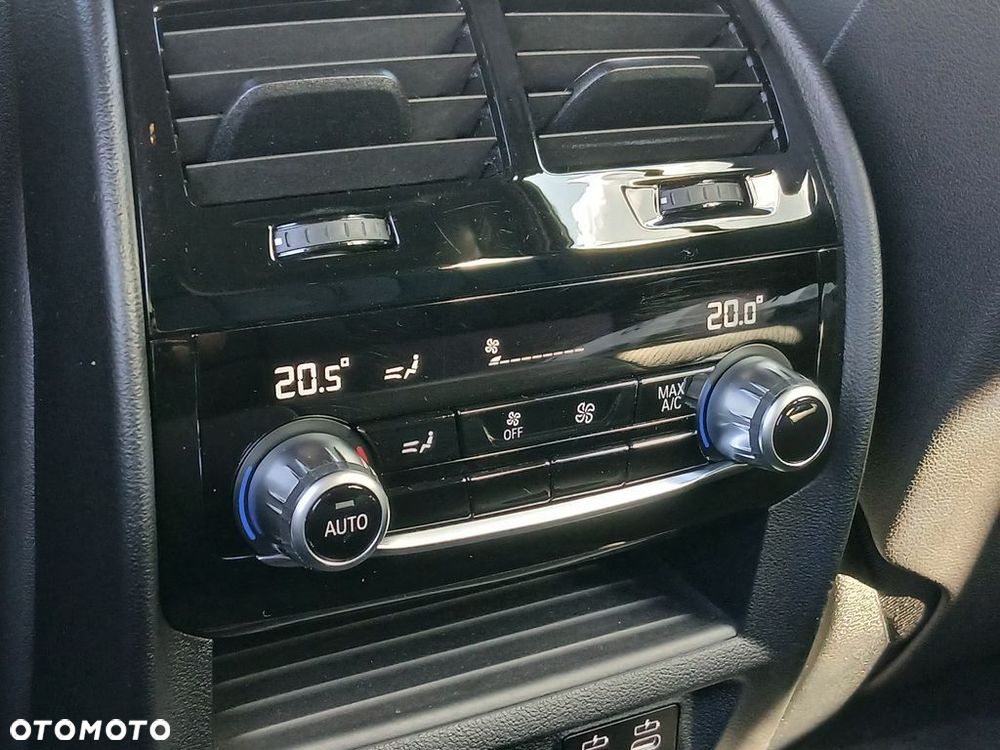 BMW Seria 5 520i mHEV sport - 14