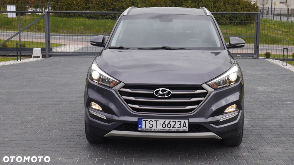 Hyundai Tucson blue 1.7 CRDi 2WD Intro Edition - 11