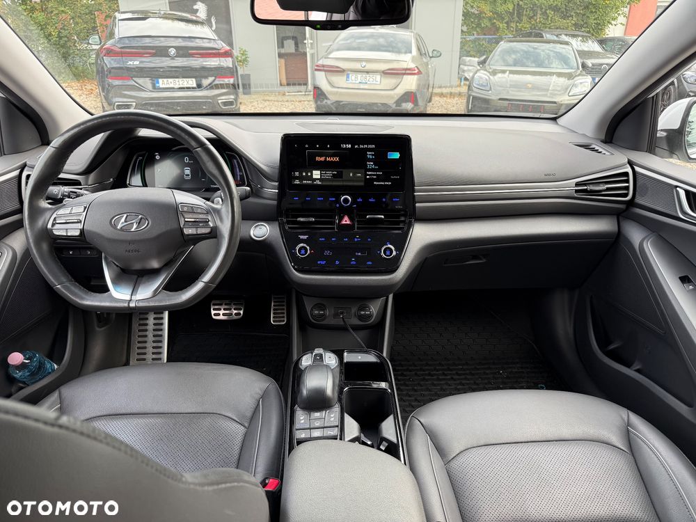 Hyundai IONIQ Electric Premium - 32