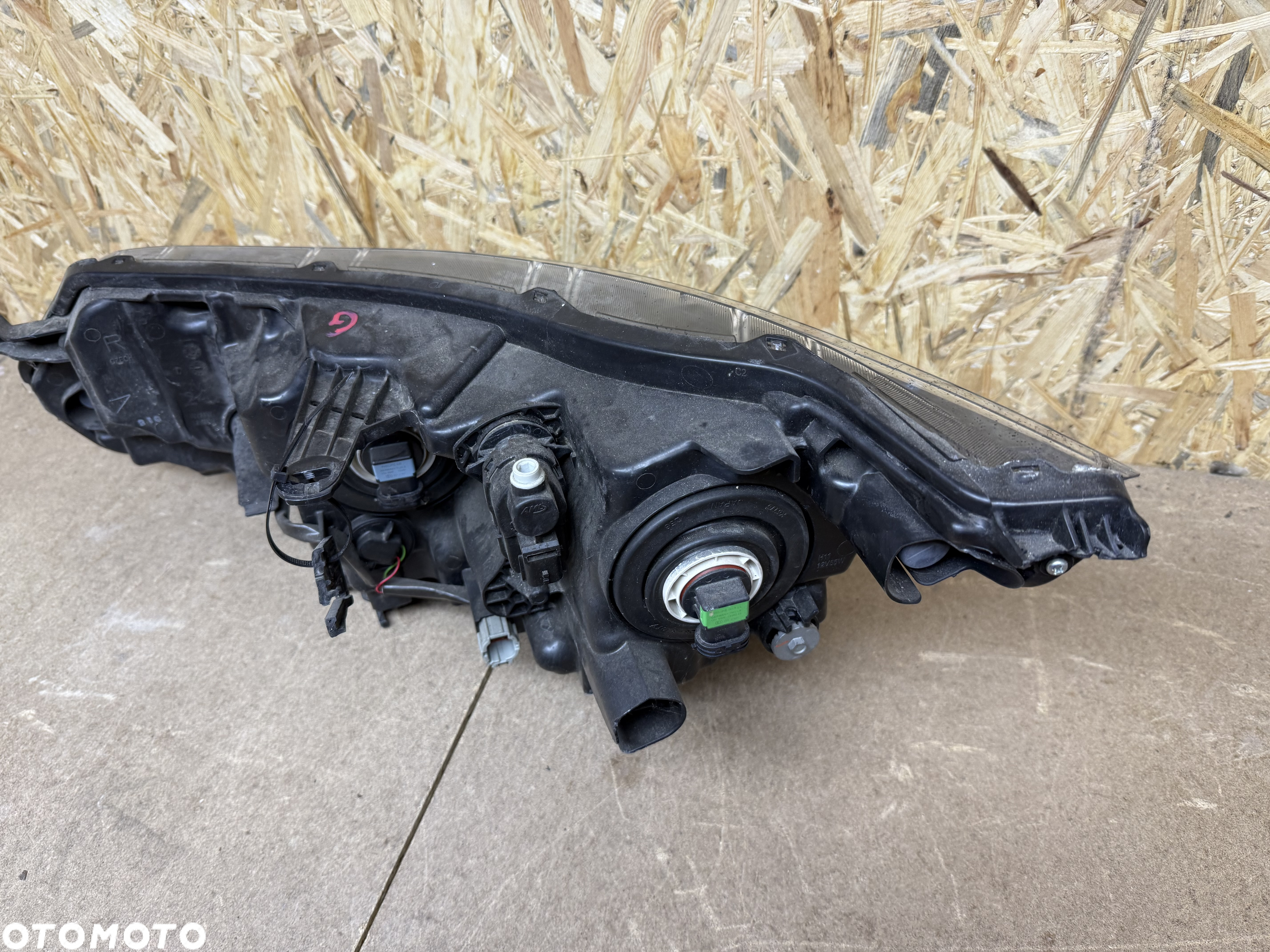 LAMPA PRAWA SOCZEWKA LED NISSAN QASHQAI J11 LIFT - 11
