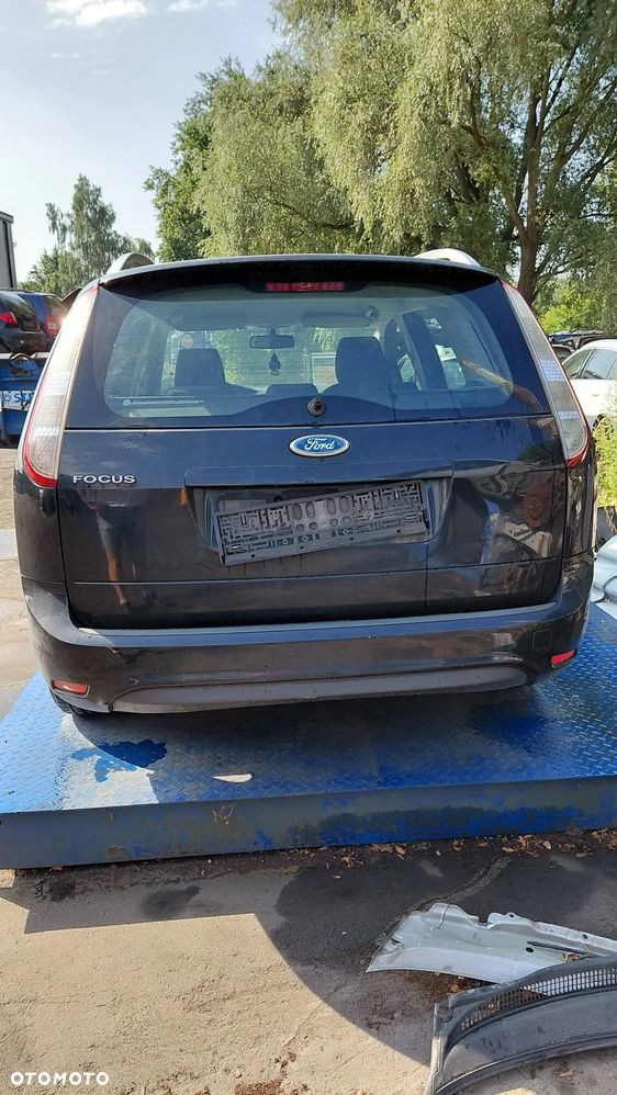 Na części: Ford Focus  Rok 2010 Pojemność 1596 Moc 74 kw Benzyna - 5