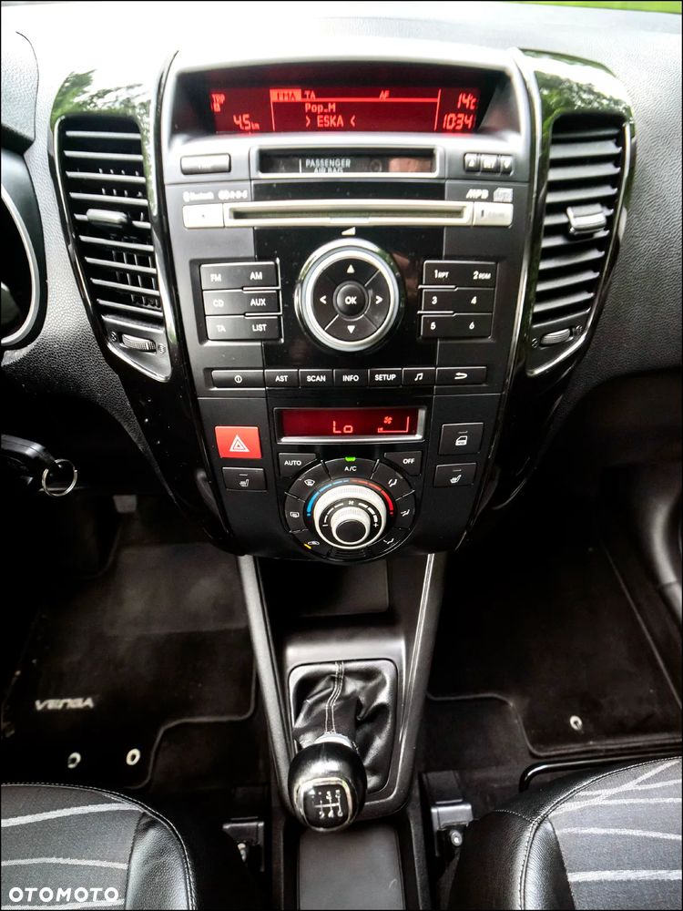 Kia Venga - 28