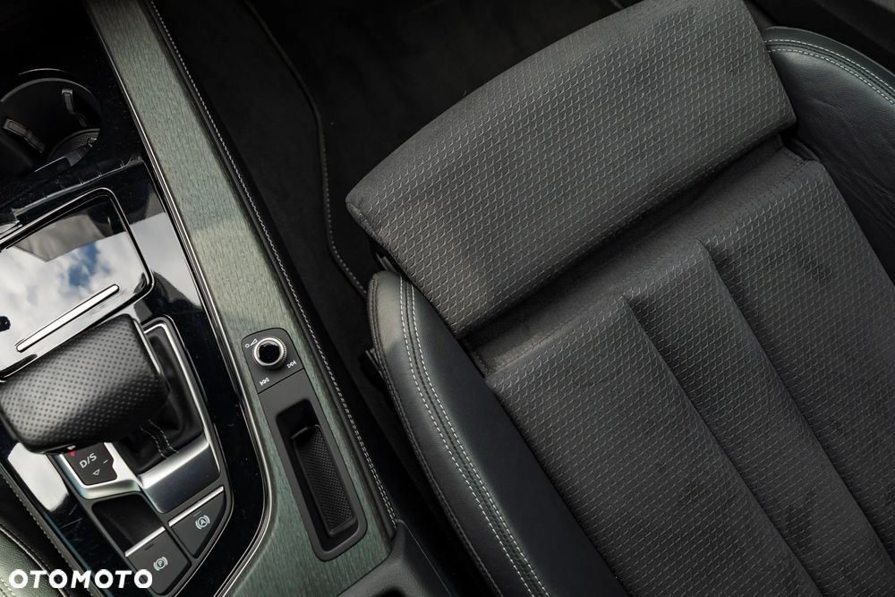 Audi A4 Avant 45 TFSI quattro S tronic S line - 29