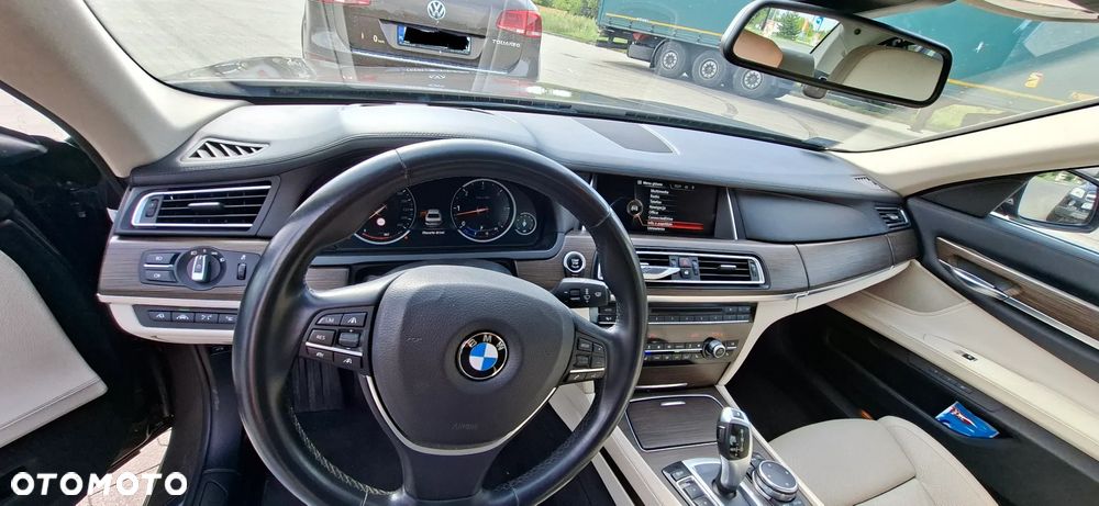 BMW Seria 7 740d xDrive - 2