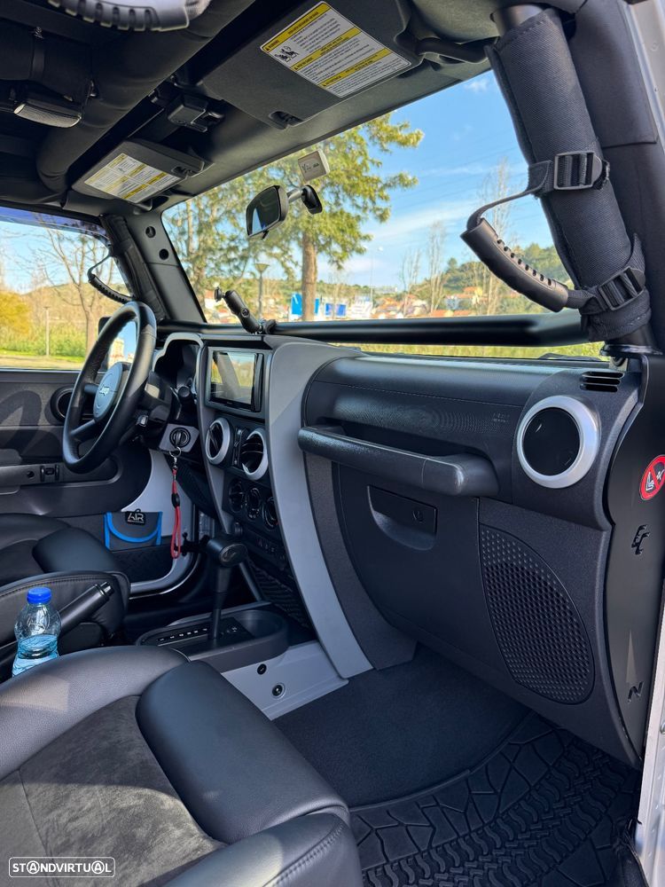 Jeep Wrangler Unlimited 2.8 CRD ATX Sahara Limited - 12