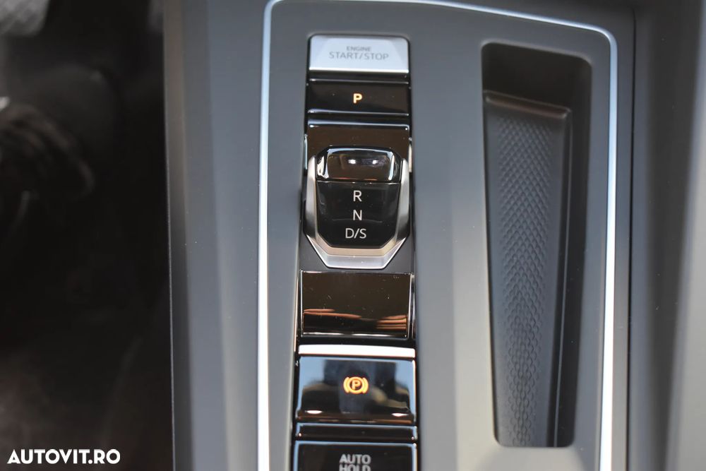 Volkswagen Golf 1.5 eTSI DSG MHEV Life - 31