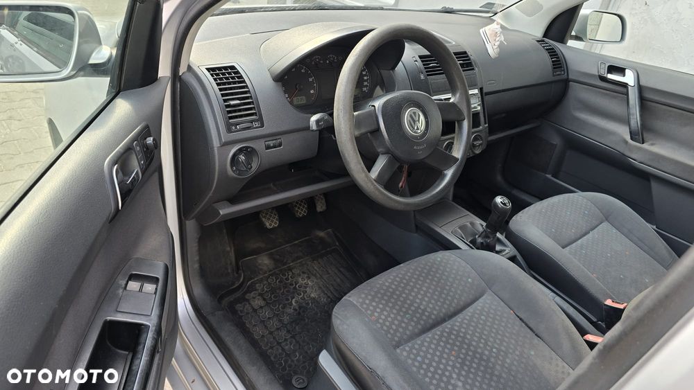 Volkswagen Polo 1.4 16V Comfortline - 19