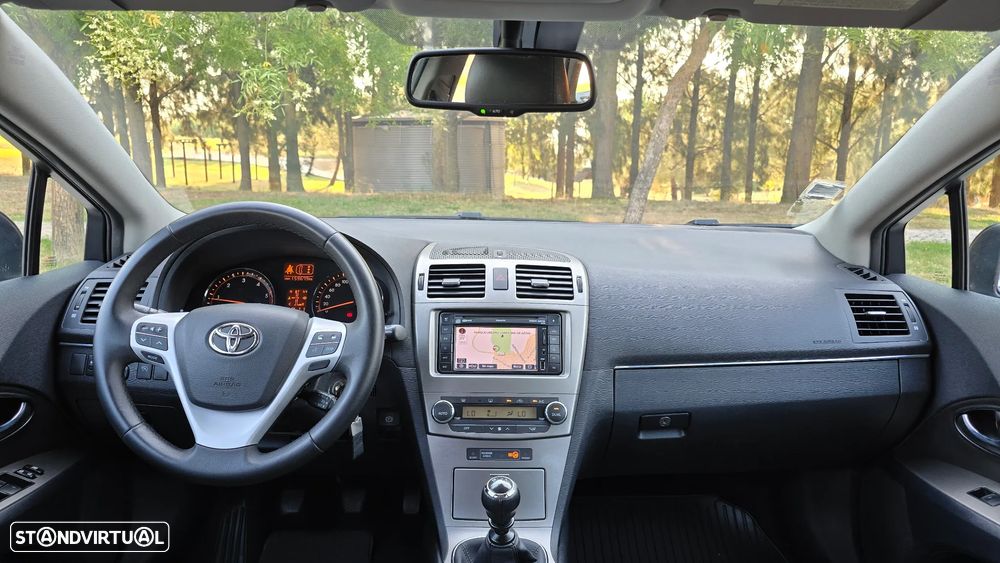 Toyota Avensis SD 2.0 D-4D Exclusive +Pele+GPS - 41