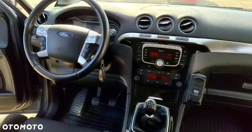 Ford S-Max - 33