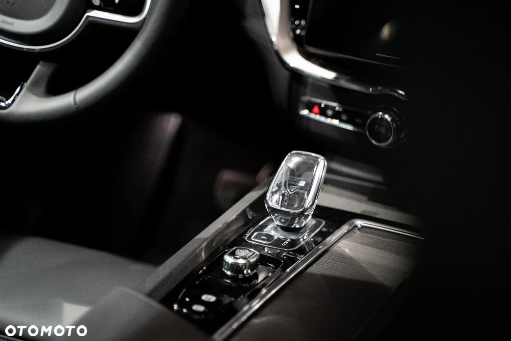 Volvo XC 60 B5 B AWD Ultra Black Edition - 17