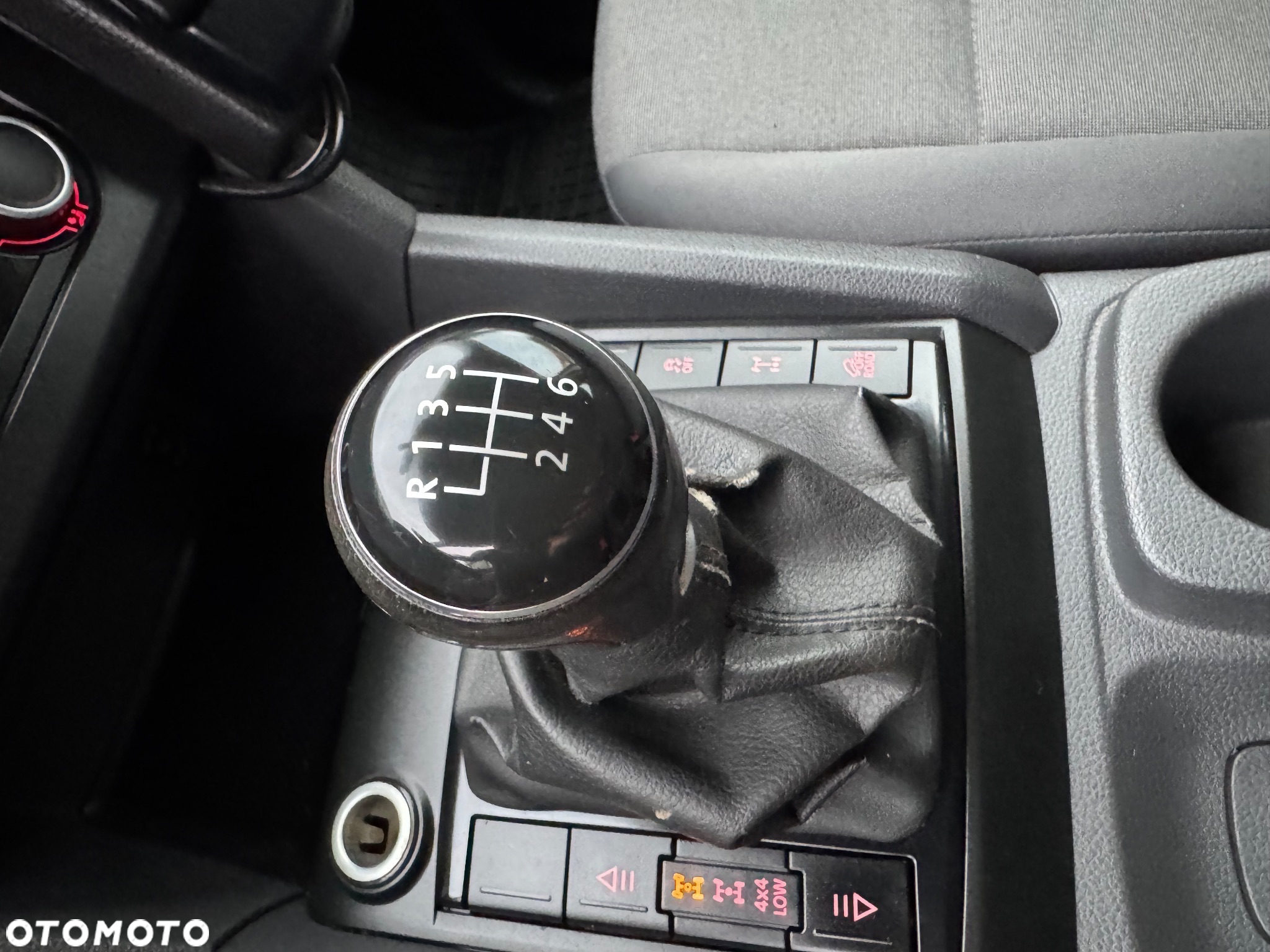 Volkswagen Amarok 2.0 TDI 4MOTION BMT - 31