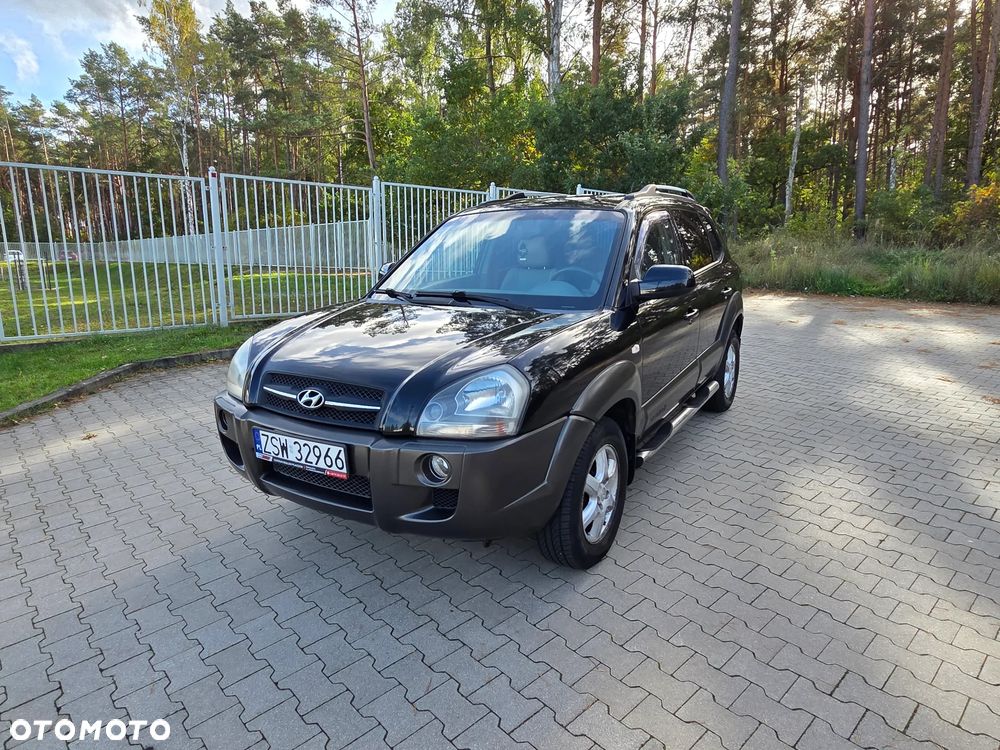 Hyundai Tucson 2.0 CRDi Elegance + - 25