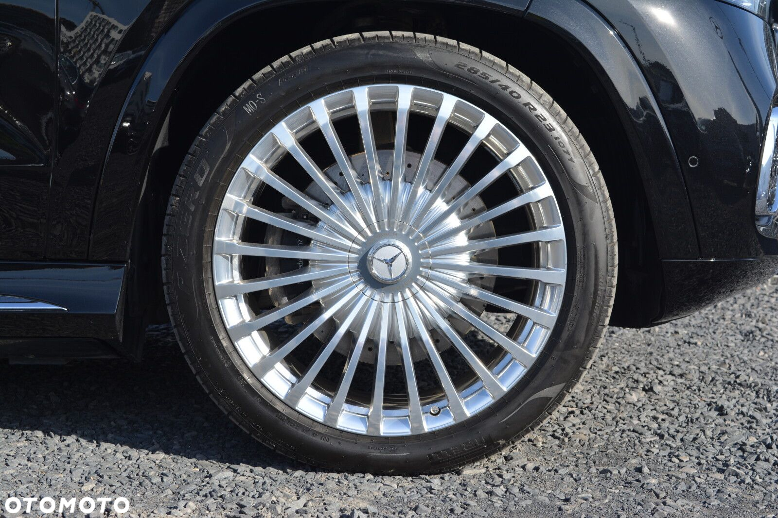 Mercedes-Benz GLS - 11