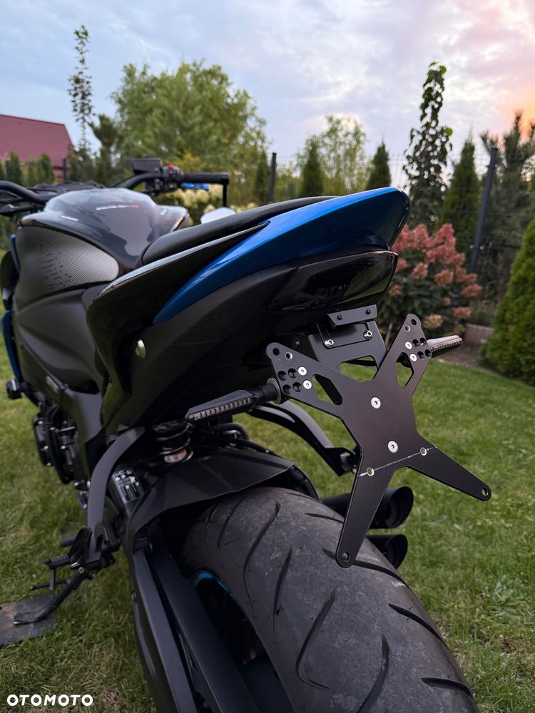 Suzuki GSX 1000 - 25