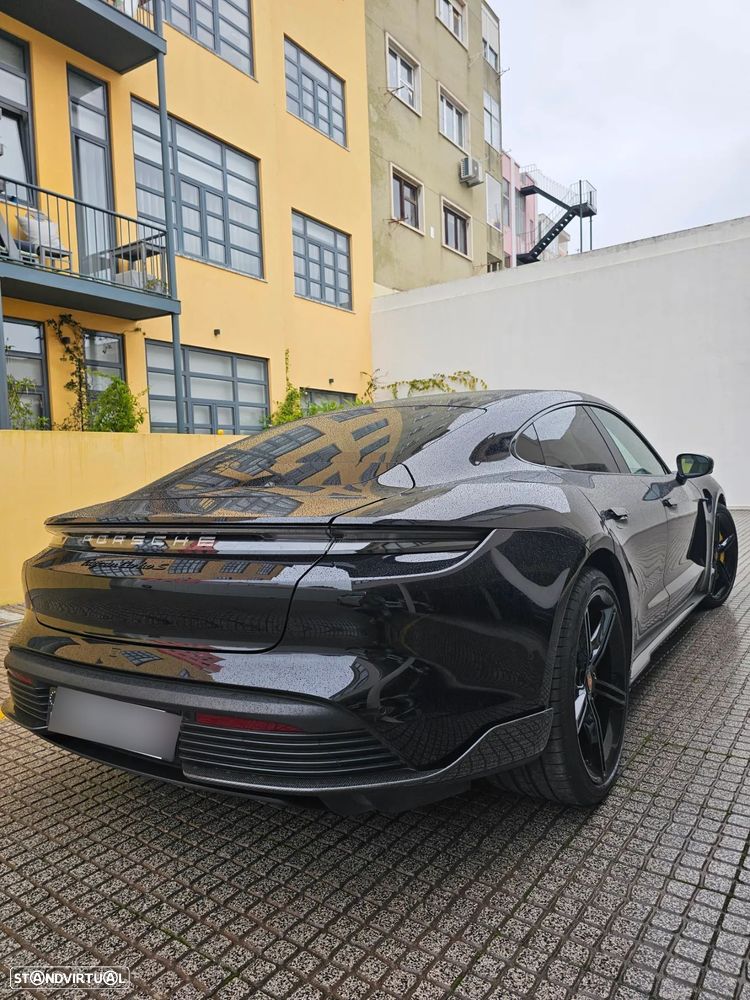 Porsche Taycan Turbo S - 7
