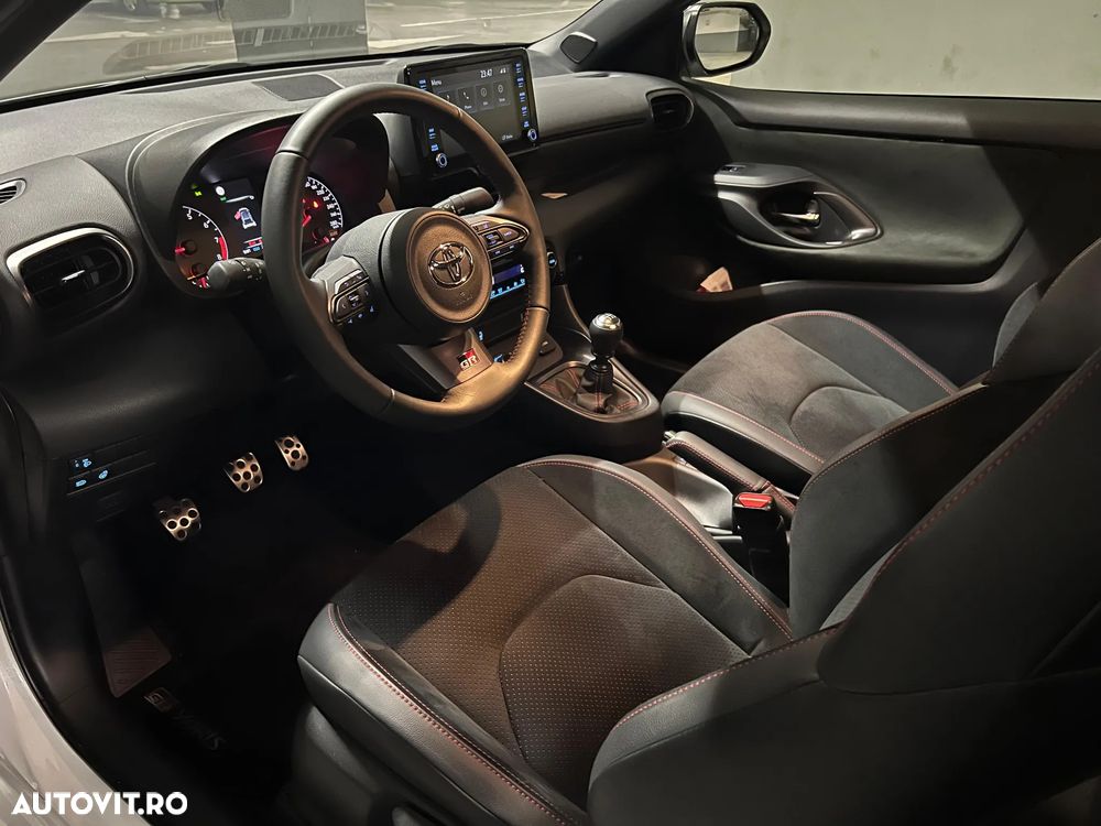 Toyota Yaris - 7