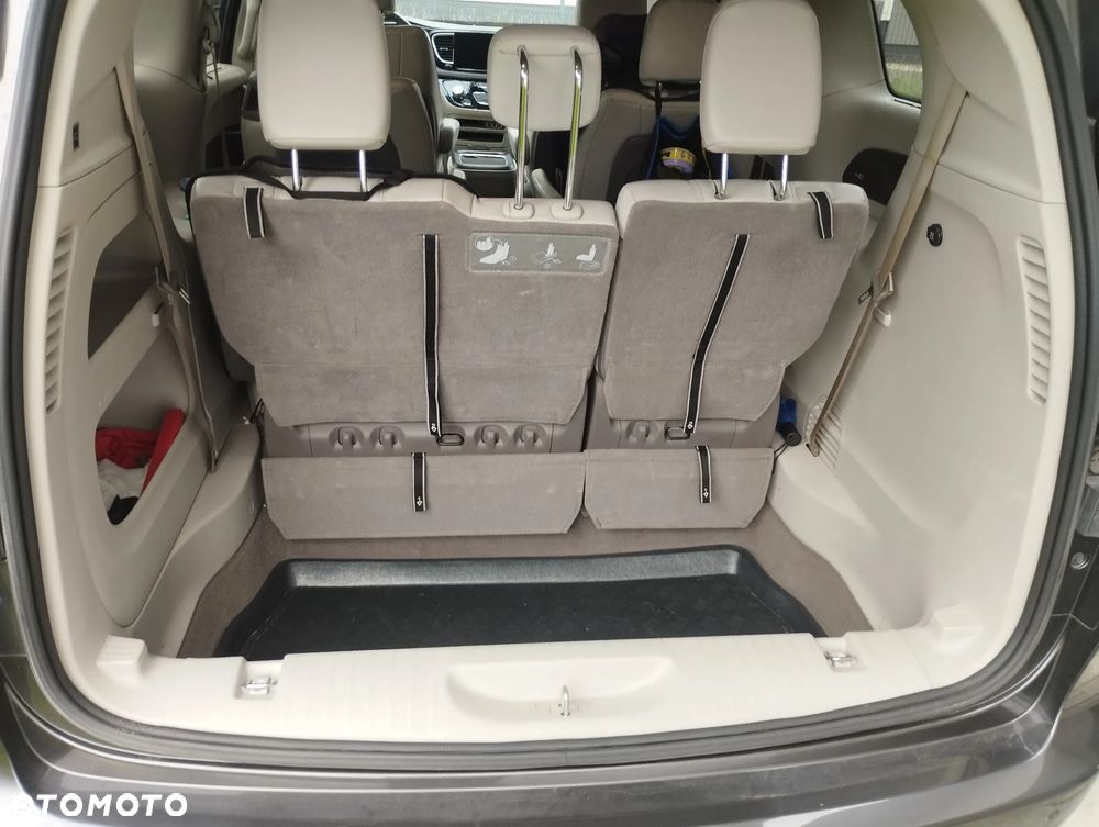 Chrysler Pacifica - 19