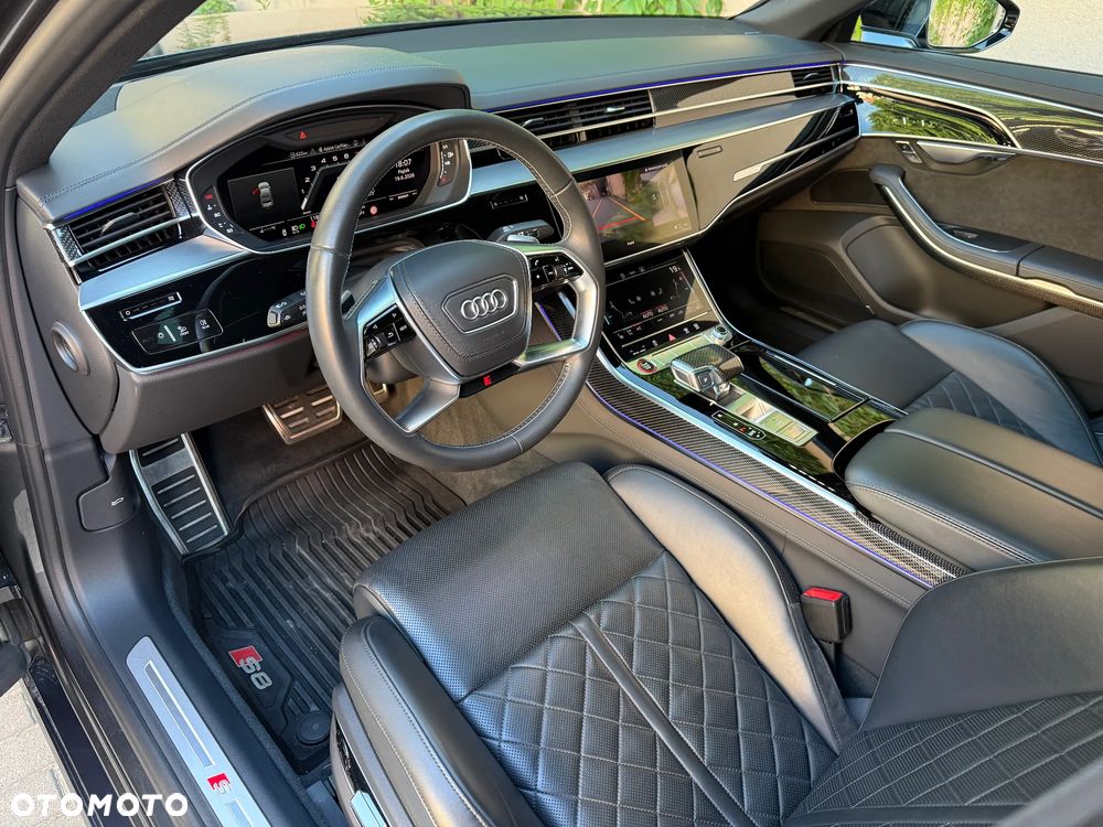 Audi S8 - 10