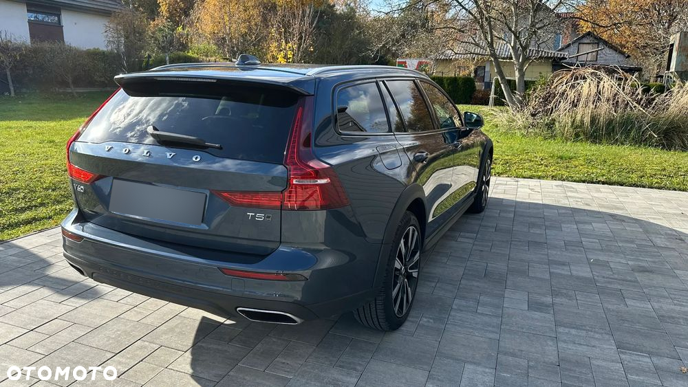 Volvo V60 Cross Country - 4