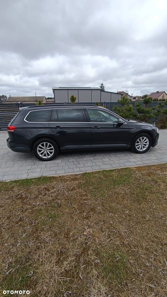 Volkswagen Passat - 12